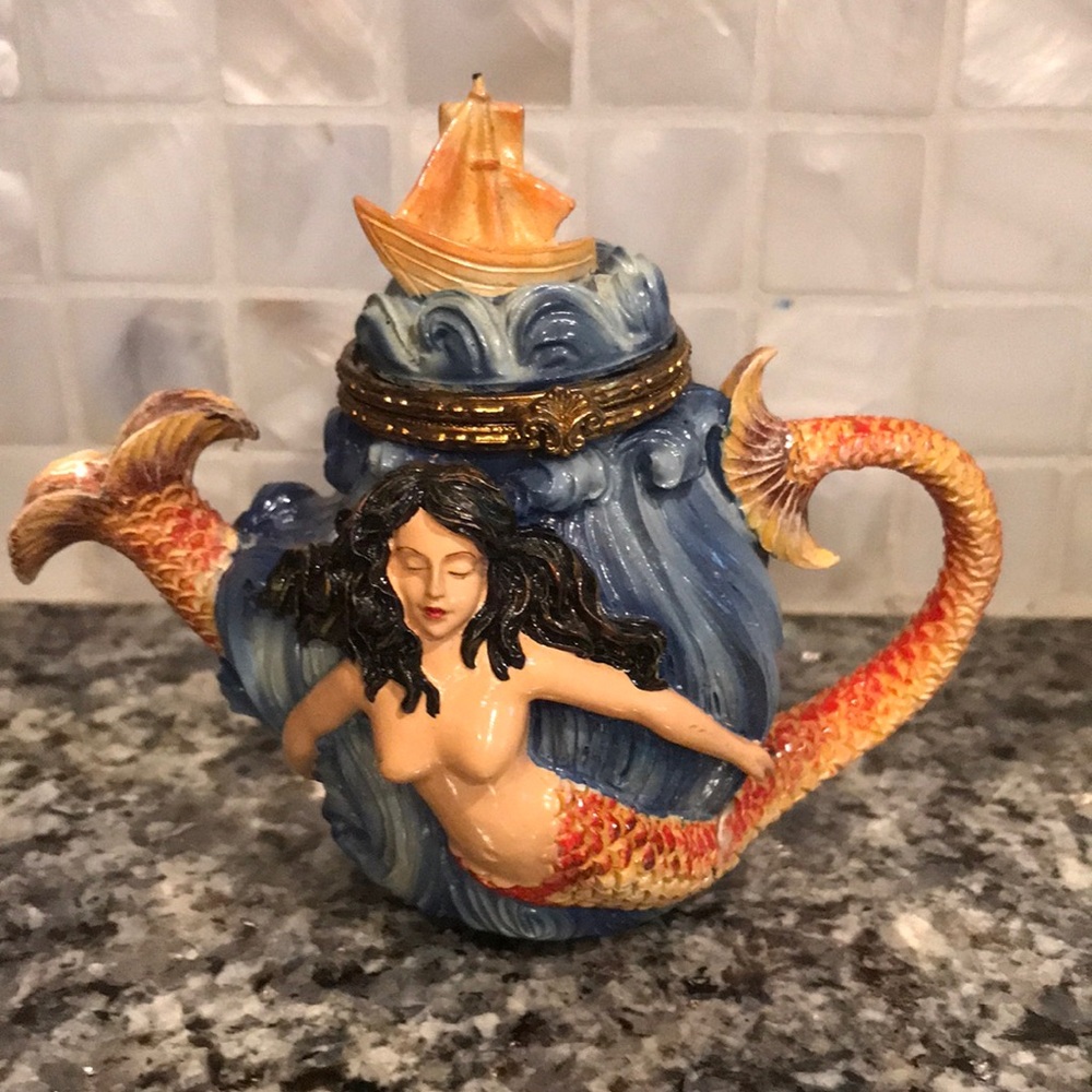 Nini mermaid teapot trinket box